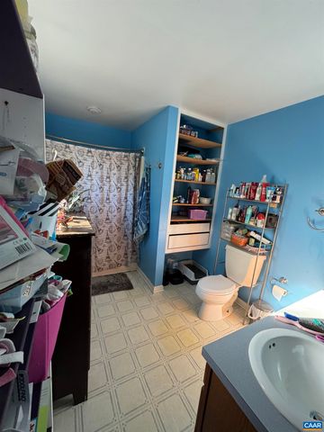 72 HILLCREST DR, Ruckersville, VA 22968