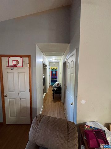 72 HILLCREST DR, Ruckersville, VA 22968