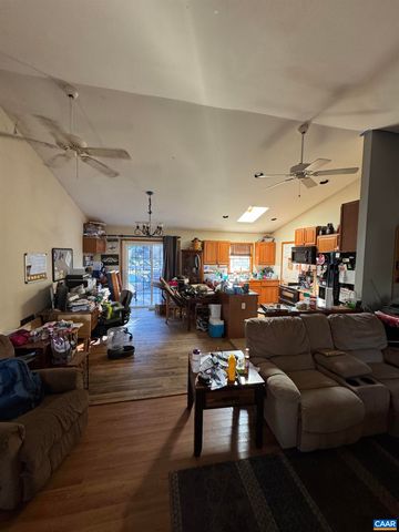 72 HILLCREST DR, Ruckersville, VA 22968