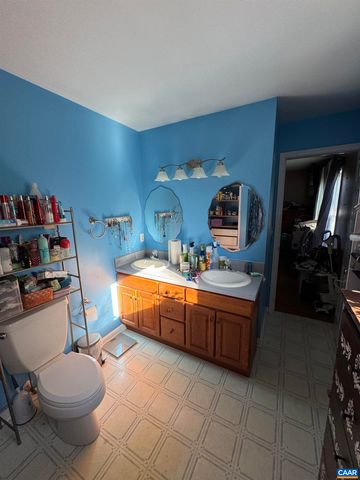 72 HILLCREST DR, Ruckersville, VA 22968