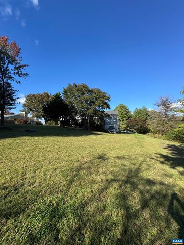 72 HILLCREST DR, Ruckersville, VA 22968