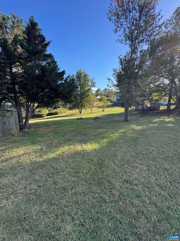 72 HILLCREST DR, Ruckersville, VA 22968