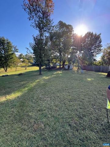 72 HILLCREST DR, Ruckersville, VA 22968