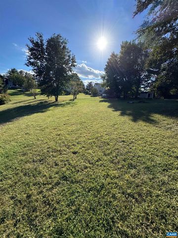 72 HILLCREST DR, Ruckersville, VA 22968