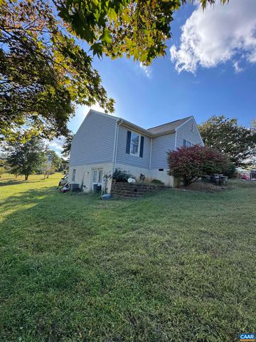 72 HILLCREST DR, Ruckersville, VA 22968