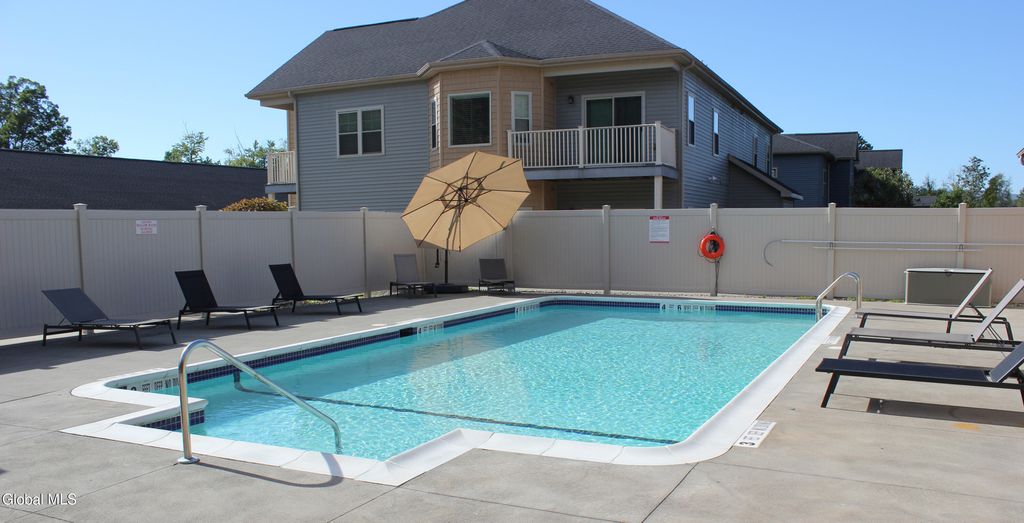 48 Bavarian Way 125, Altamont, NY 12009