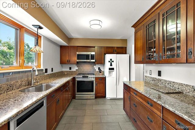 40111 Finley Drive, Canton Charter Township, MI 48188