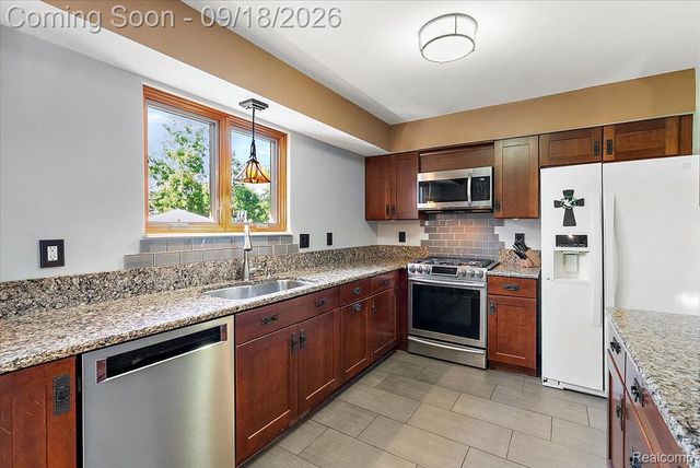 40111 Finley Drive, Canton Charter Township, MI 48188