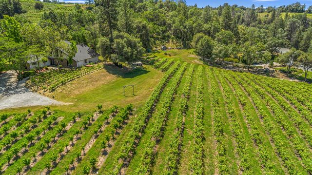 7460 Fairplay Rd, Somerset, CA 95684