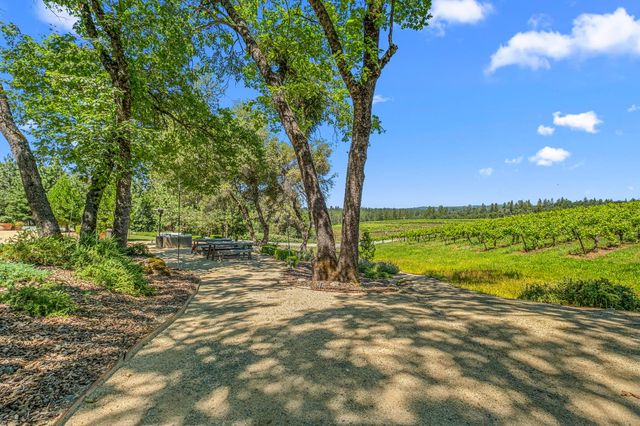 7460 Fairplay Rd, Somerset, CA 95684