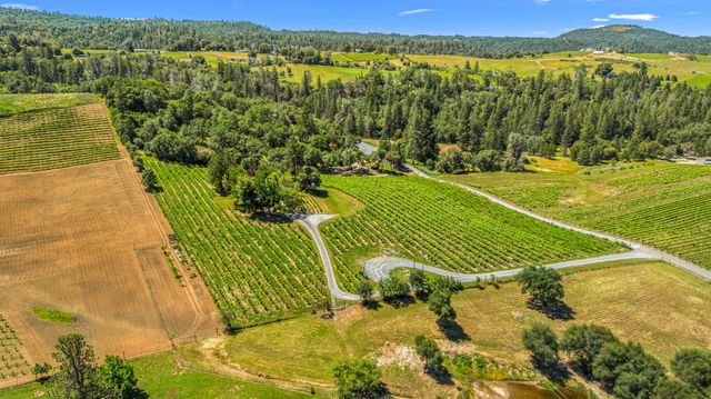 7460 Fairplay Rd, Somerset, CA 95684