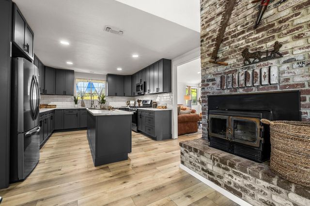 7460 Fairplay Rd, Somerset, CA 95684
