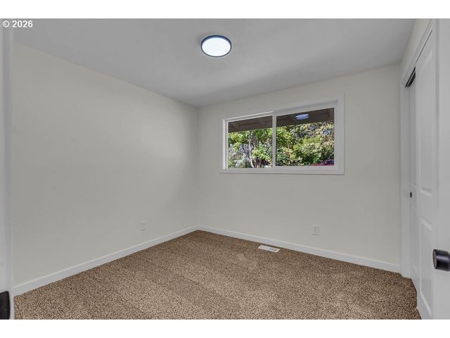 12020 Sw 95TH Ave, Tigard, OR 97223