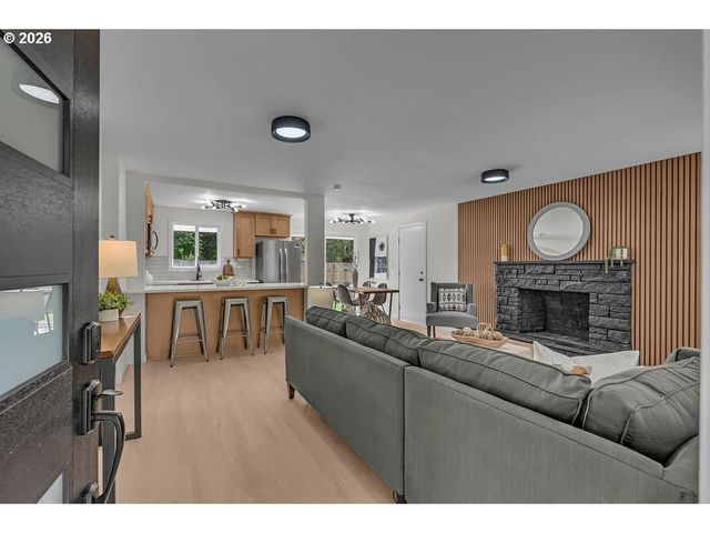 12020 Sw 95TH Ave, Tigard, OR 97223