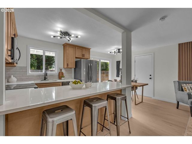 12020 Sw 95TH Ave, Tigard, OR 97223