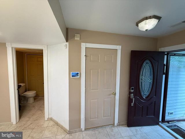 15 E PARK RD, Newtown, PA 18940