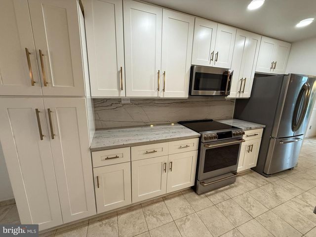 15 E PARK ROAD, Newtown, PA 18940