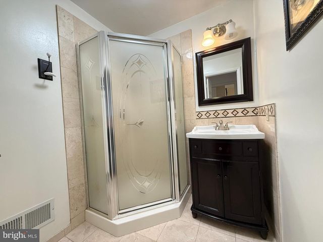 15 E PARK RD, Newtown, PA 18940