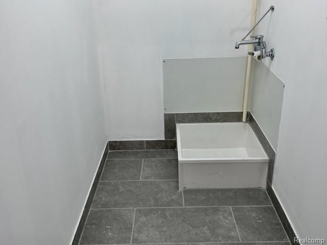 13655 Northline Road, Southgate, MI 48195