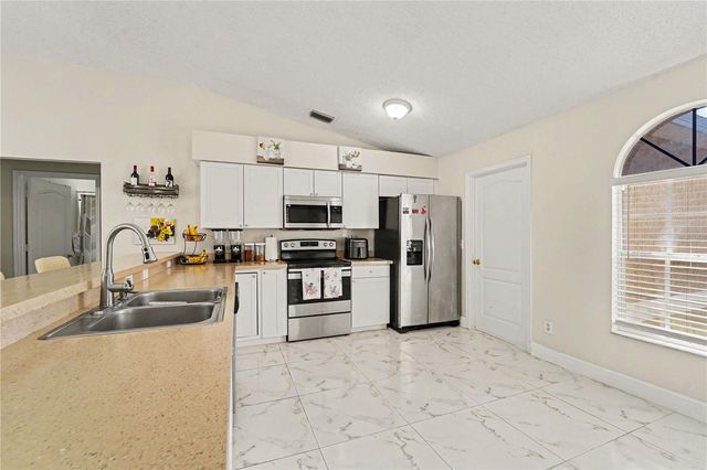 2632 GLENVIEW DR, Land O Lakes, FL 34639
