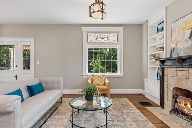 5123 Stewart Avenue, Cincinnati, OH 45227