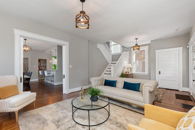 5123 Stewart Avenue, Cincinnati, OH 45227