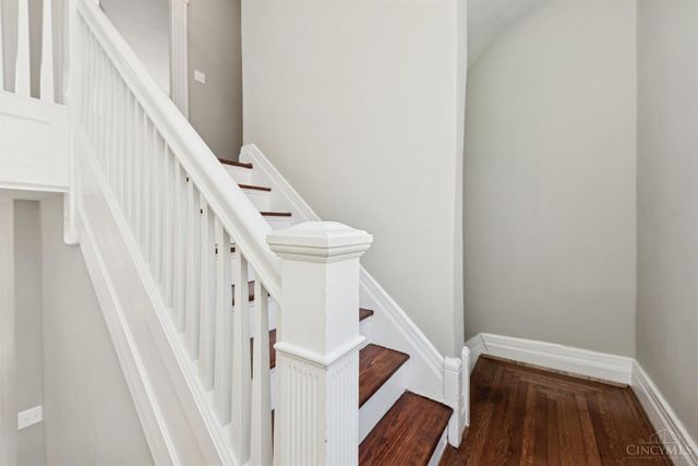 5123 Stewart Avenue, Cincinnati, OH 45227