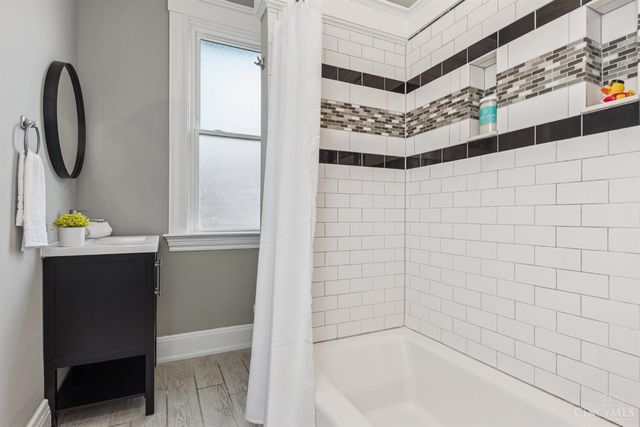 5123 Stewart Avenue, Cincinnati, OH 45227