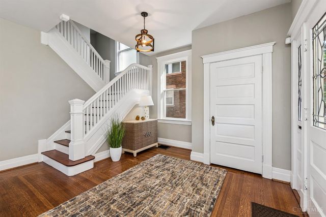 5123 Stewart Avenue, Cincinnati, OH 45227