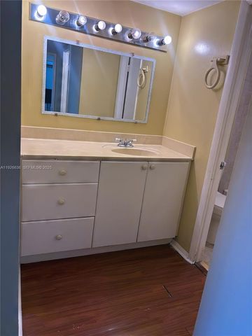 1301 NE Miami Gardens Dr 813W, Miami, FL 33179