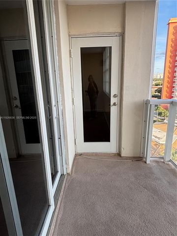 1301 NE Miami Gardens Dr 813W, Miami, FL 33179