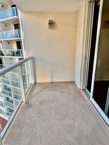 1301 NE Miami Gardens Dr 813W, Miami, FL 33179