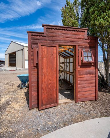 547 SW Bear Drive, Madras, OR 97741