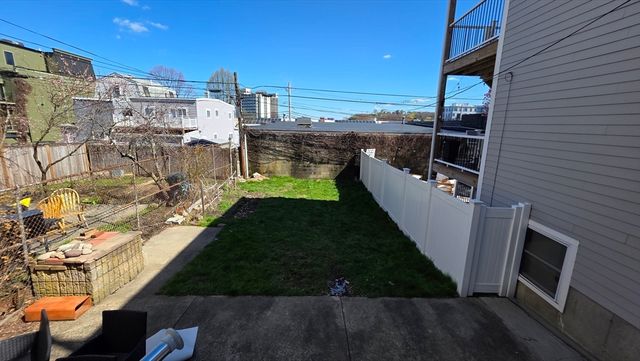 74 Wordsworth St, Boston, MA 02128