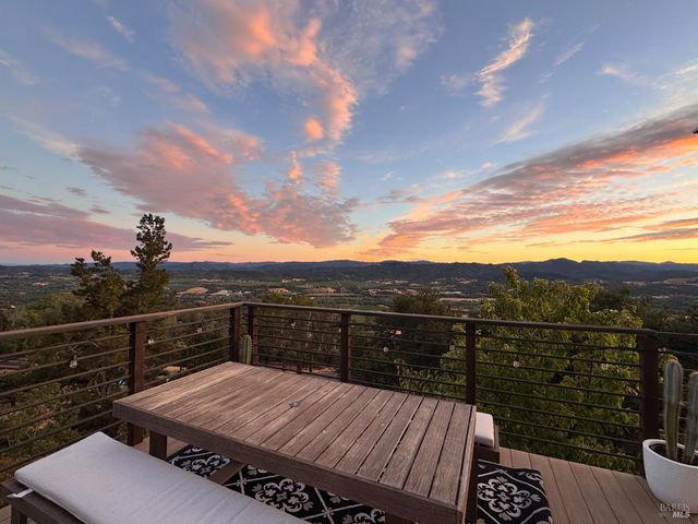 1163 Mountain Pine Rd, Cloverdale, CA 95425