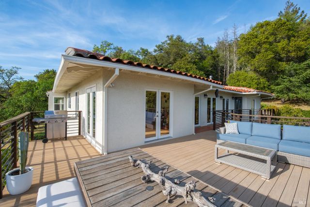 1163 Mountain Pine Rd, Cloverdale, CA 95425