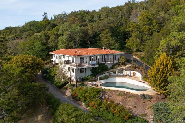 1163 Mountain Pine Rd, Cloverdale, CA 95425