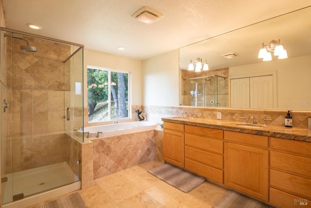 1163 Mountain Pine Rd, Cloverdale, CA 95425