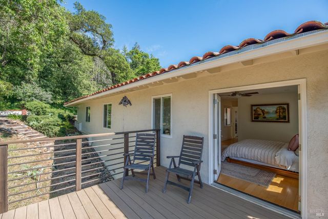 1163 Mountain Pine Rd, Cloverdale, CA 95425