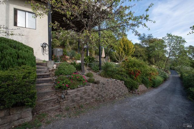 1163 Mountain Pine Rd, Cloverdale, CA 95425