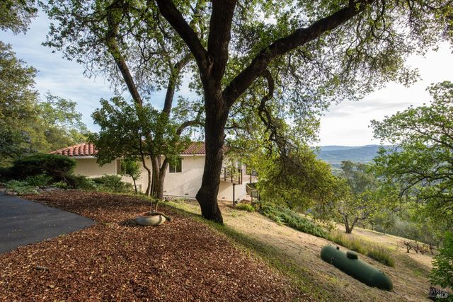 1163 Mountain Pine Rd, Cloverdale, CA 95425