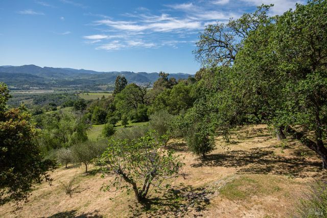 1163 Mountain Pine Rd, Cloverdale, CA 95425