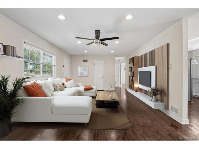 1186 Rosemary St, Denver, CO 80220