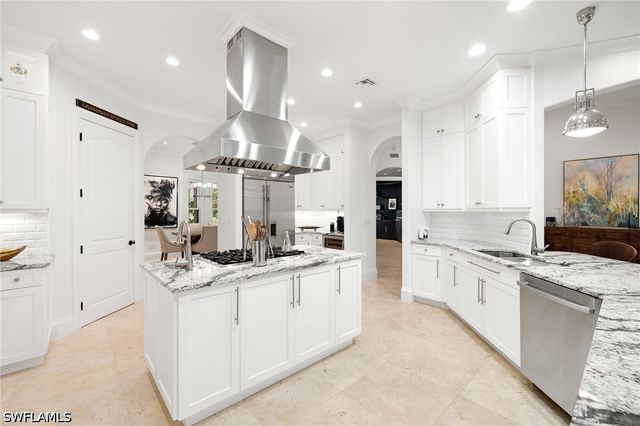 4860 Sycamore DR, Naples, FL 34119
