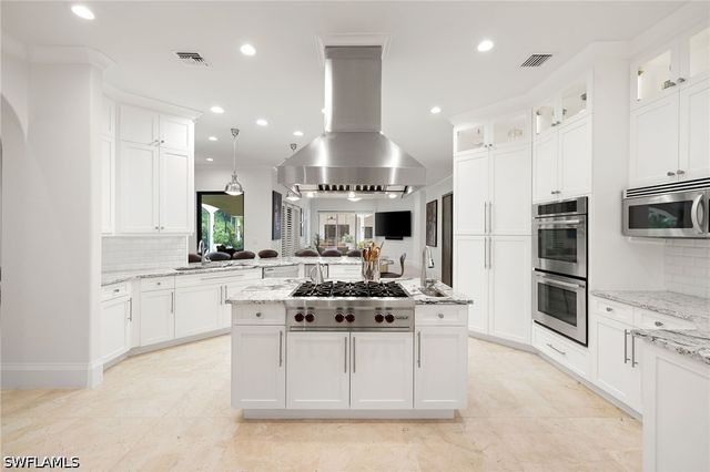 4860 Sycamore DR, Naples, FL 34119