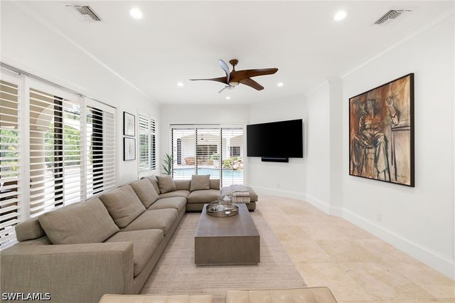 4860 Sycamore DR, Naples, FL 34119