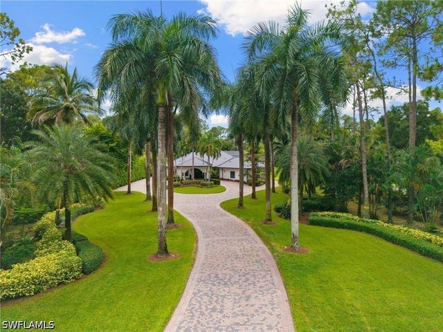 4860 Sycamore DR, Naples, FL 34119