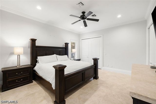 4860 Sycamore DR, Naples, FL 34119
