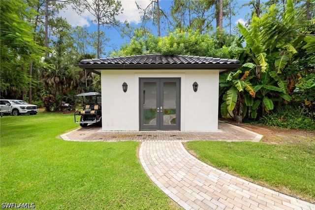 4860 Sycamore DR, Naples, FL 34119