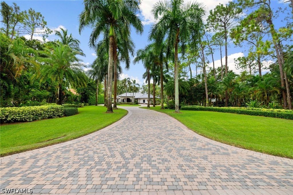 4860 Sycamore DR, Naples, FL 34119